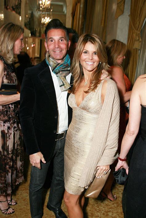 Mossimo Giannulli & Lori Loughlin Wear Swimsuits In Cabo After。